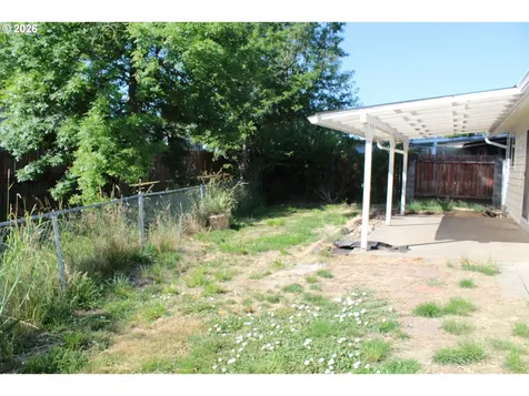 4942 NE Oak Park Drive Salem OR 97305