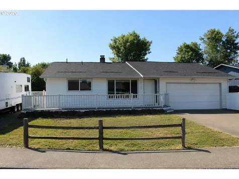 4942 NE Oak Park Drive Salem OR 97305