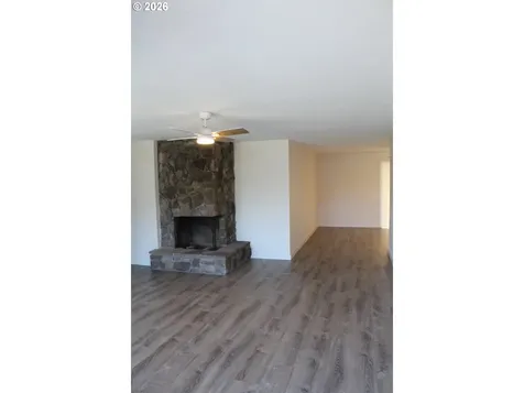 4942 NE Oak Park Drive Salem OR 97305