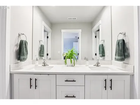 11489 SE Pleasant Valley Parkway Happy Valley OR 97086