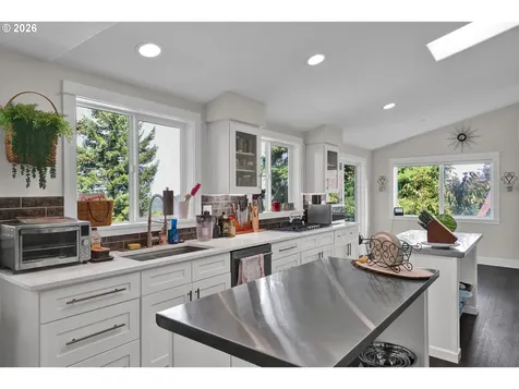 3343 Bentley Avenue Eugene OR 97405
