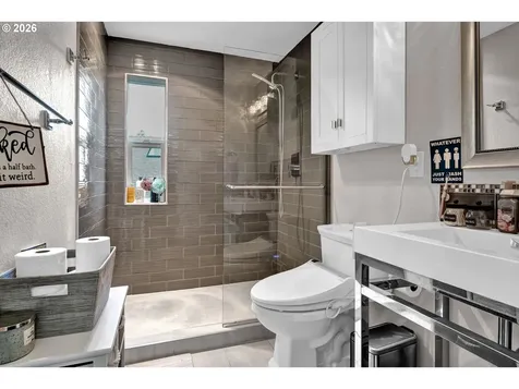 3343 Bentley Avenue Eugene OR 97405