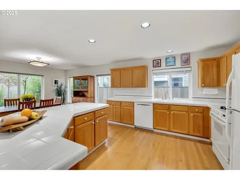 2784 NE 9th Drive Hillsboro OR 97124