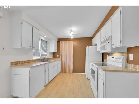 4297 Dove Lane Eugene OR 97402