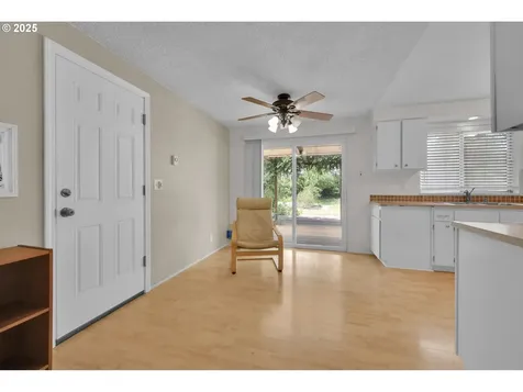 4297 Dove Lane Eugene OR 97402