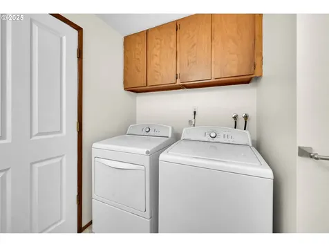 4297 Dove Lane Eugene OR 97402