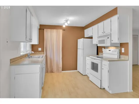 4297 Dove Lane Eugene OR 97402