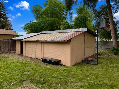 102 Lake Avenue La Grande OR 97850