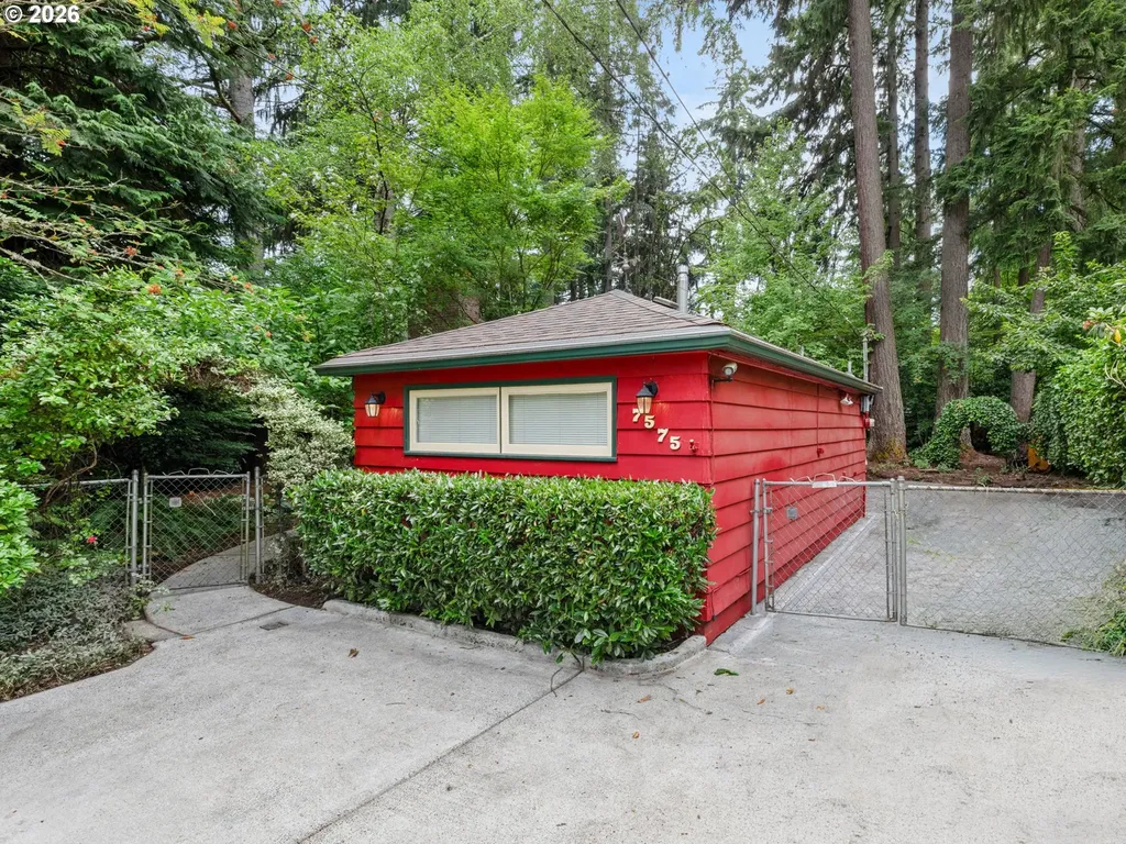 7575 SW Greenwood Drive Portland OR 97223