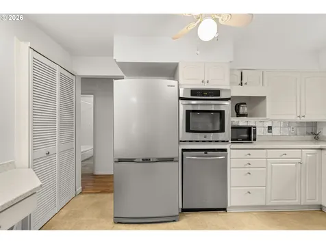 7575 SW Greenwood Drive Portland OR 97223