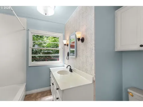 7575 SW Greenwood Drive Portland OR 97223