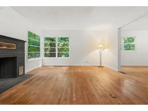 7575 SW Greenwood Drive Portland OR 97223
