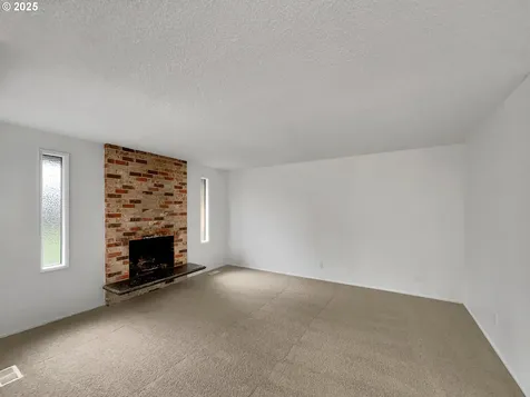 190 SE 32nd Avenue Hillsboro OR 97123