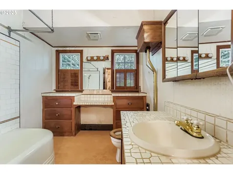 7135 SE 36th Avenue Portland OR 97202