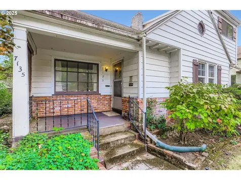 7135 SE 36th Avenue Portland OR 97202