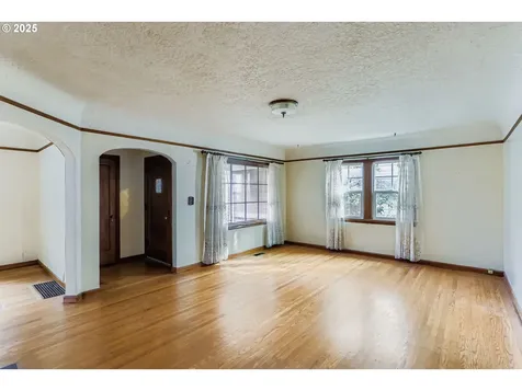 7135 SE 36th Avenue Portland OR 97202