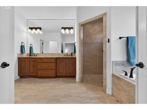 2604 NE 142nd Street Vancouver WA 98686