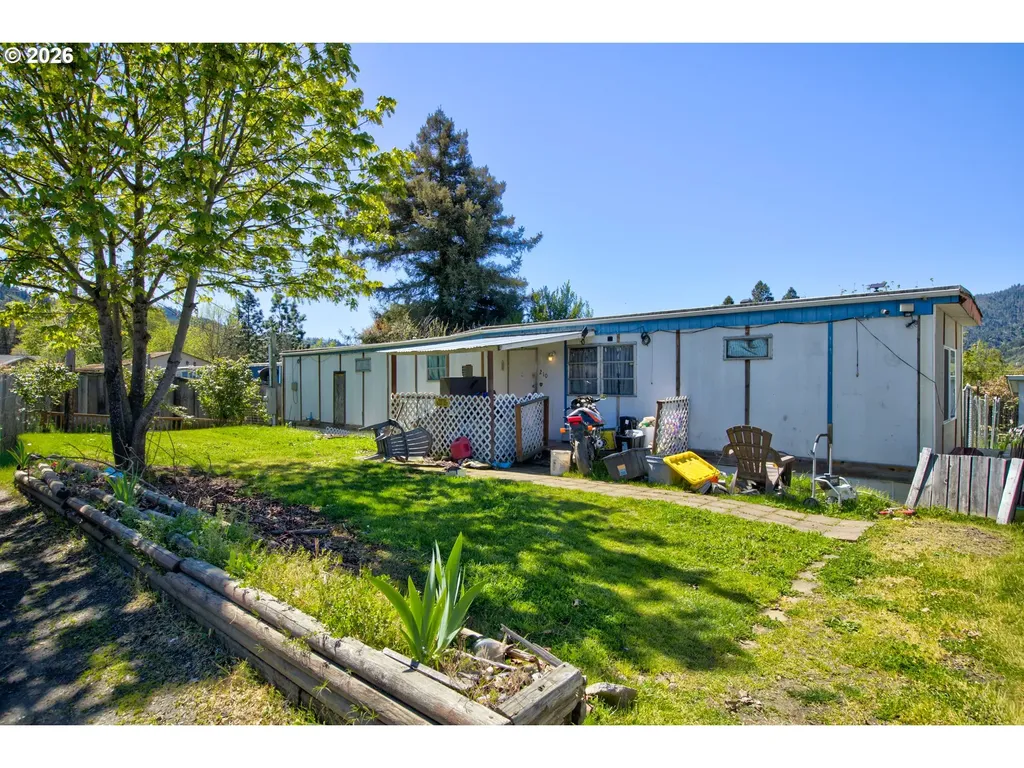210 Adams Street Myrtle Creek OR 97457