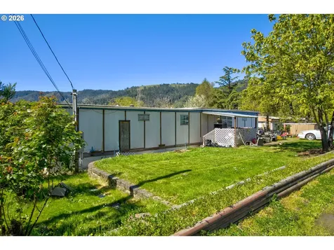 210 Adams Street Myrtle Creek OR 97457