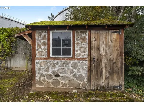 6551 SW Taylors Ferry Road Portland OR 97223