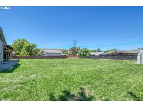 4303 SW Sheridan Avenue Pendleton OR 97801