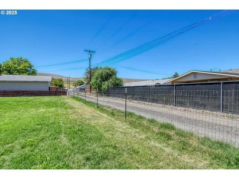 4303 SW Sheridan Avenue Pendleton OR 97801