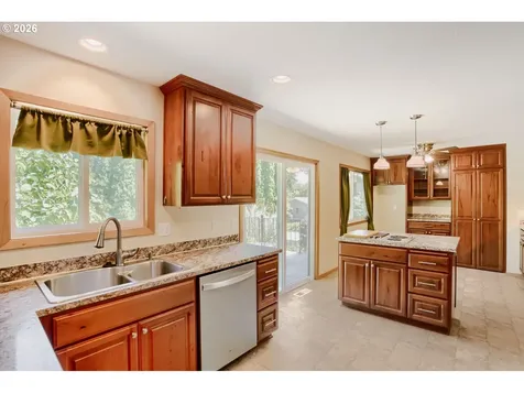 7025 SW Hoodview Place Beaverton OR 97008
