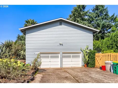 7025 SW Hoodview Place Beaverton OR 97008
