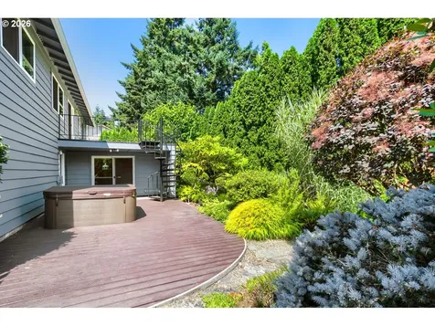 7025 SW Hoodview Place Beaverton OR 97008