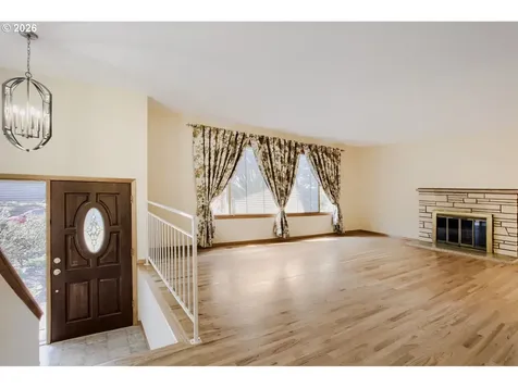 7025 SW Hoodview Place Beaverton OR 97008