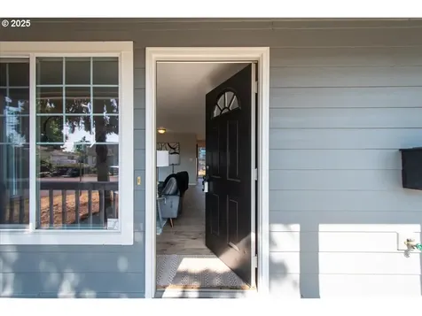 7841 SE 62nd Avenue Portland OR 97206