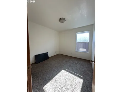 1633 SE Jonathan Avenue Dallas OR 97338