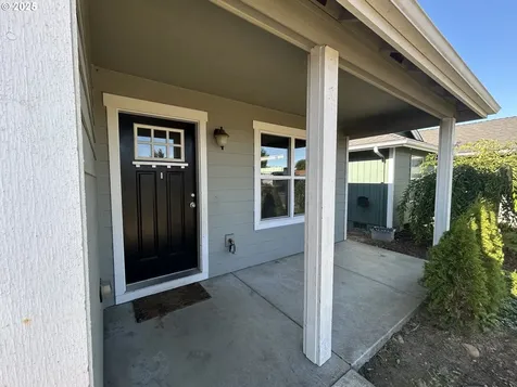 1633 SE Jonathan Avenue Dallas OR 97338