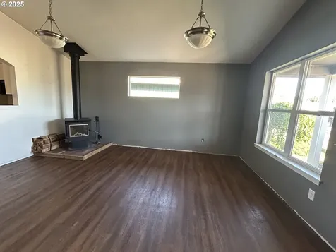 1633 SE Jonathan Avenue Dallas OR 97338