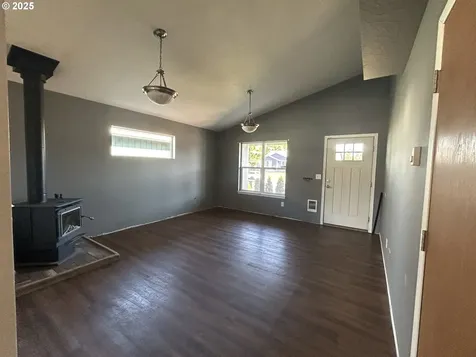 1633 SE Jonathan Avenue Dallas OR 97338