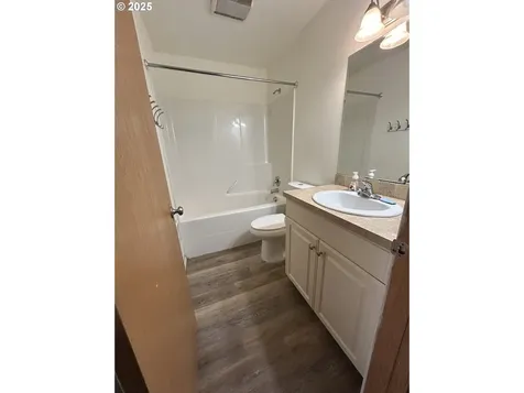 1633 SE Jonathan Avenue Dallas OR 97338