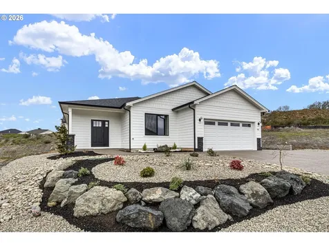 941 Sand Pines Avenue Sutherlin OR 97479