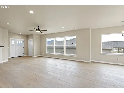 941 Sand Pines Avenue Sutherlin OR 97479