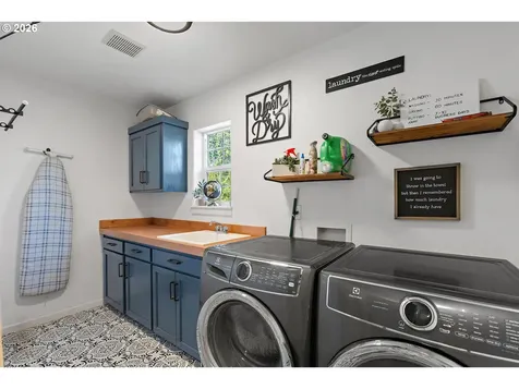 19537 Morrie Drive Oregon City OR 97045