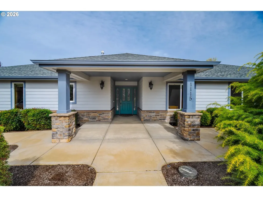 1115 Skookum Drive Silverton OR 97381