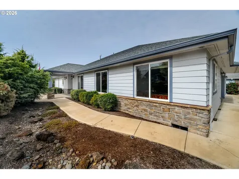 1115 Skookum Drive Silverton OR 97381