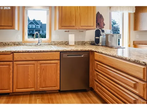 1115 Skookum Drive Silverton OR 97381
