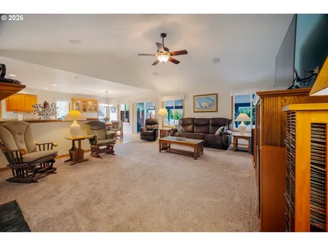 1115 Skookum Drive Silverton OR 97381