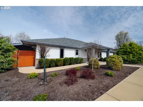 1115 Skookum Drive Silverton OR 97381