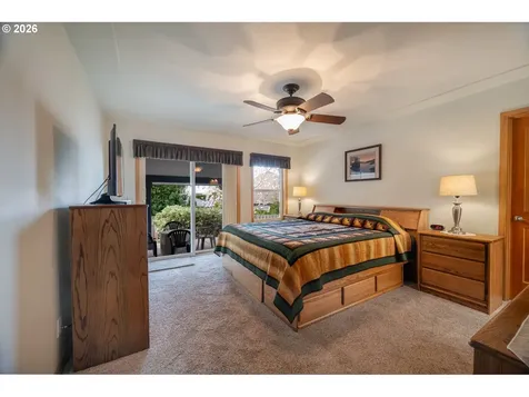 1115 Skookum Drive Silverton OR 97381