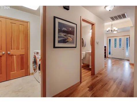 1115 Skookum Drive Silverton OR 97381