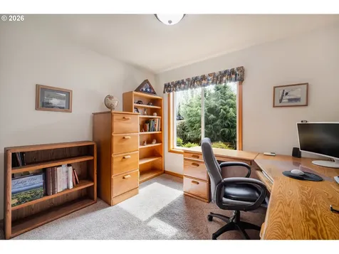 1115 Skookum Drive Silverton OR 97381