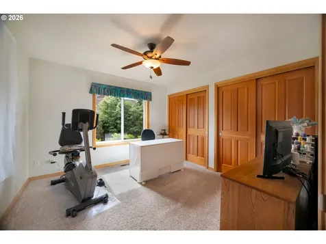 1115 Skookum Drive Silverton OR 97381