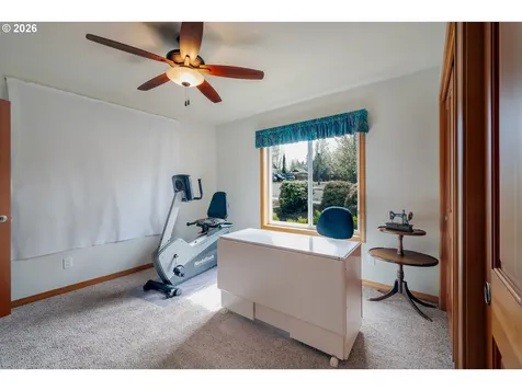 1115 Skookum Drive Silverton OR 97381