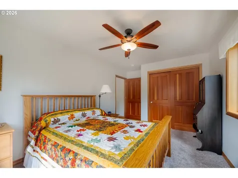 1115 Skookum Drive Silverton OR 97381